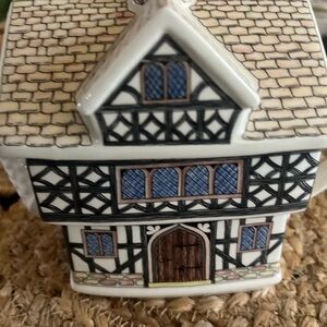 Sadler Classic Series Tudor House Teapot English Country Houses . Vintage